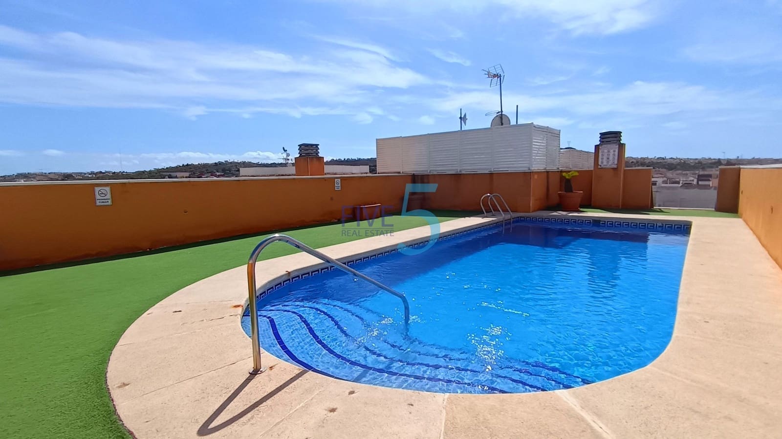 2 slaapkamer Appartement te koop in Formentera del Segura met zwembad - € 99.999 (Ref: 10088504)