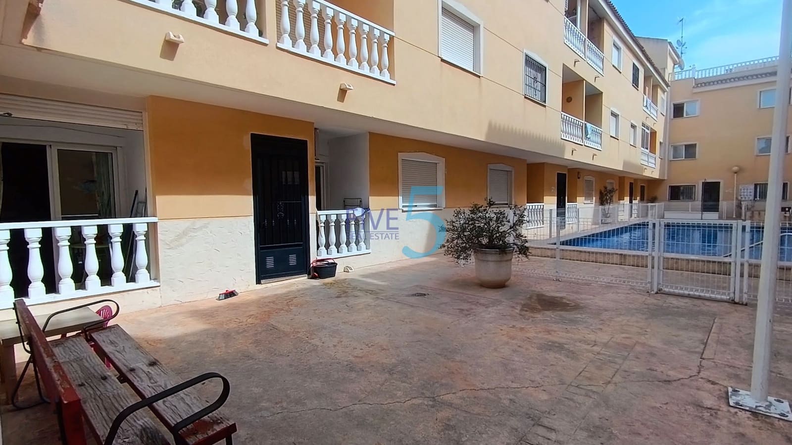2 slaapkamer Appartement te koop in Formentera del Segura met zwembad - € 85.000 (Ref: 10088505)