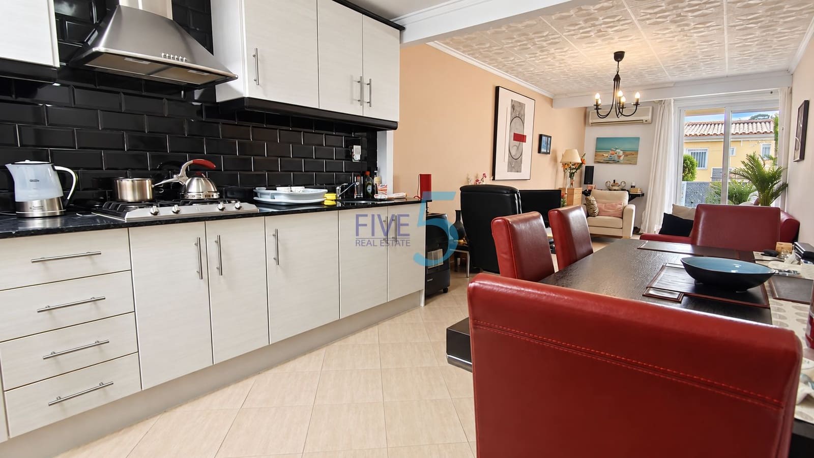 2 soverom Hus til salgs i Torrevieja - € 125 000 (Ref: 10088506)