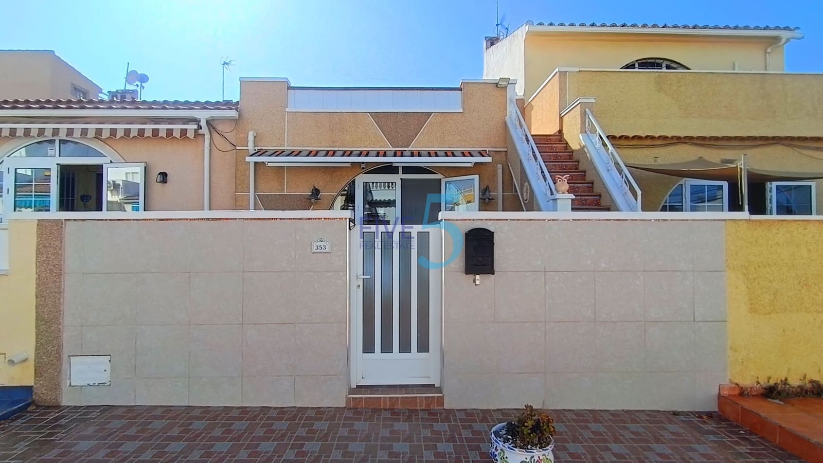2 soverom Hus til salgs i Torrevieja - € 125 000 (Ref: 10088506)