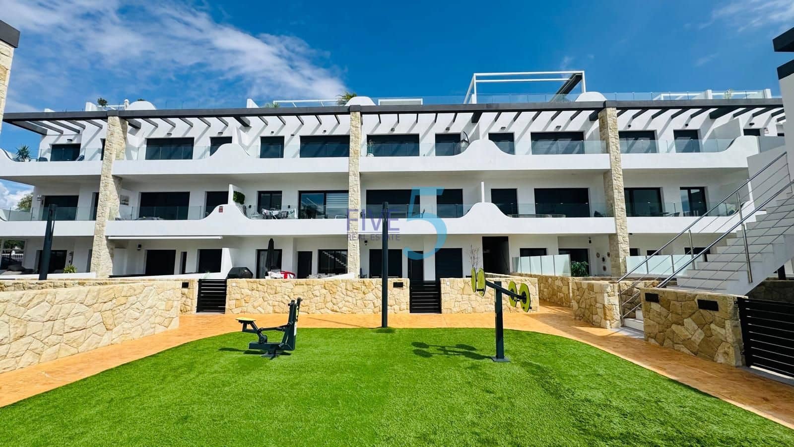 2 slaapkamer Appartement te koop in Orihuela Costa met zwembad garage - € 359.000 (Ref: 10091569)
