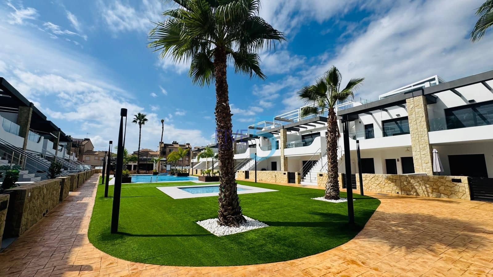 2 slaapkamer Appartement te koop in Orihuela Costa met zwembad garage - € 359.000 (Ref: 10091569)