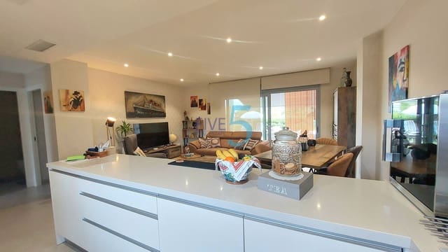 Apartamento de 2 habitaciones en Vistabella, Orihuela en venta con piscina - 259.900 € (Ref: 10093773)