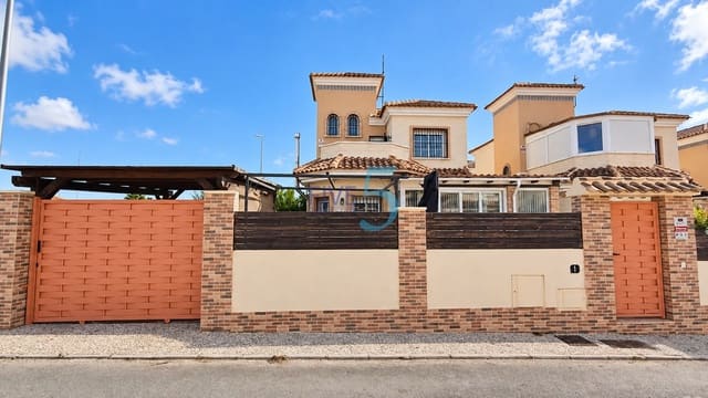 3 soveværelse Villa til salg i El Raso, Guardamar del Segura med swimmingpool - € 299.999 (Ref: 10093774)
