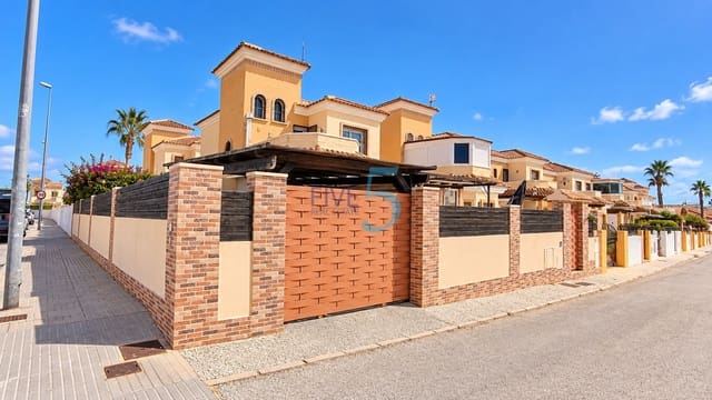 3 soveværelse Villa til salg i El Raso, Guardamar del Segura med swimmingpool - € 299.999 (Ref: 10093774)
