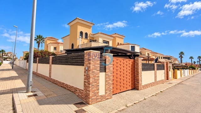 3 soveværelse Villa til salg i El Raso, Guardamar del Segura med swimmingpool - € 299.999 (Ref: 10093774)