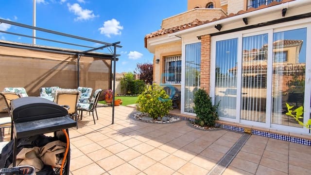 3 soveværelse Villa til salg i El Raso, Guardamar del Segura med swimmingpool - € 299.999 (Ref: 10093774)