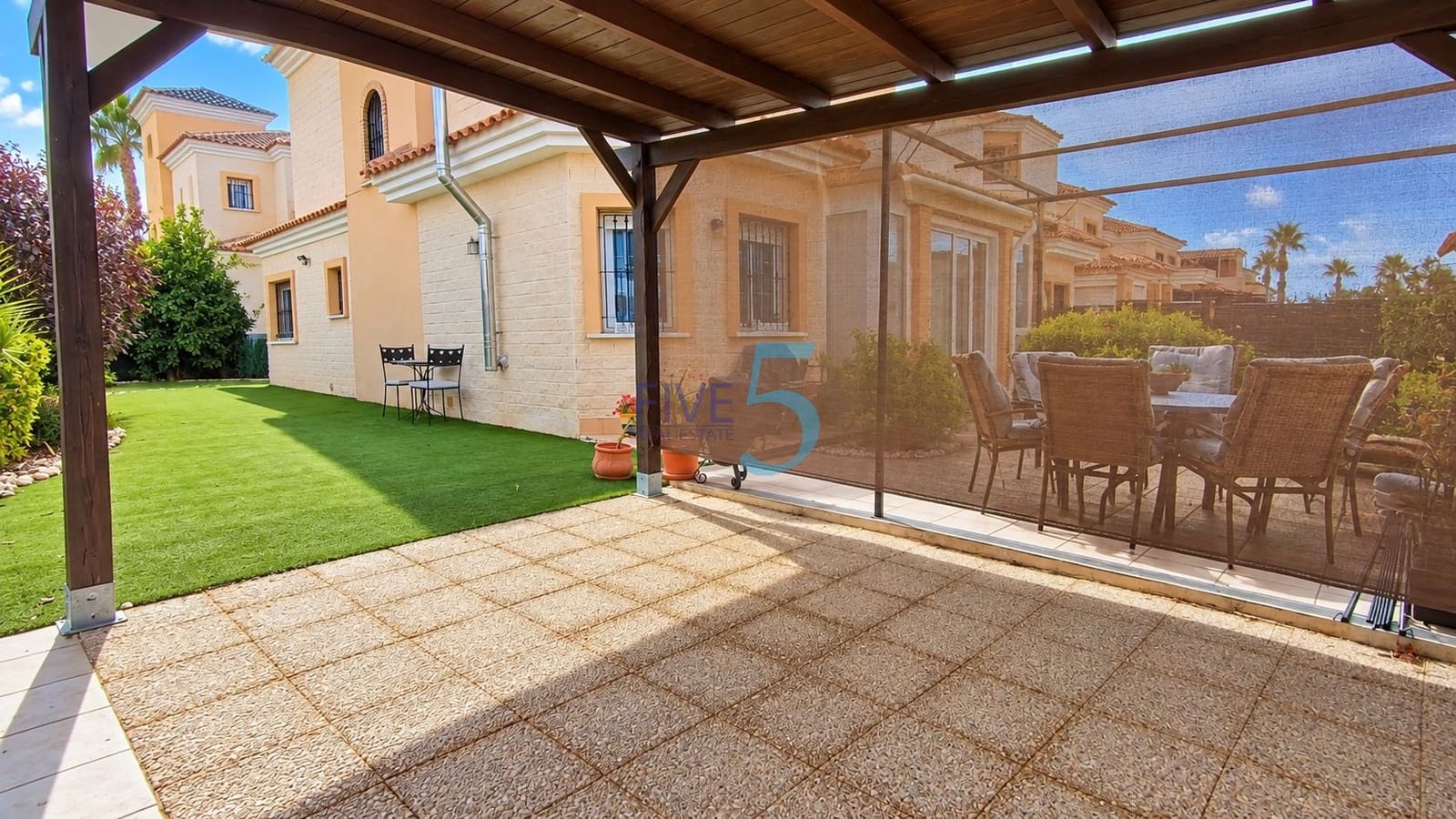 3 soveværelse Villa til salg i El Raso med swimmingpool - € 299.999 (Ref: 10093774)