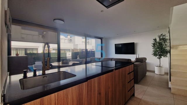 6 Zimmer Villa zu verkaufen in Torre-Pacheco mit Pool Garage - 540.000 € (Ref: 10094821)