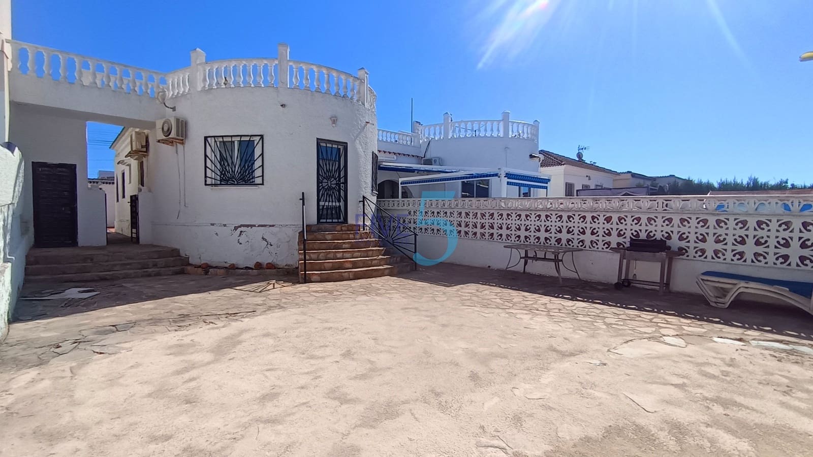 2 soveværelse Villa til salg i Torrevieja - € 159.999 (Ref: 10095349)