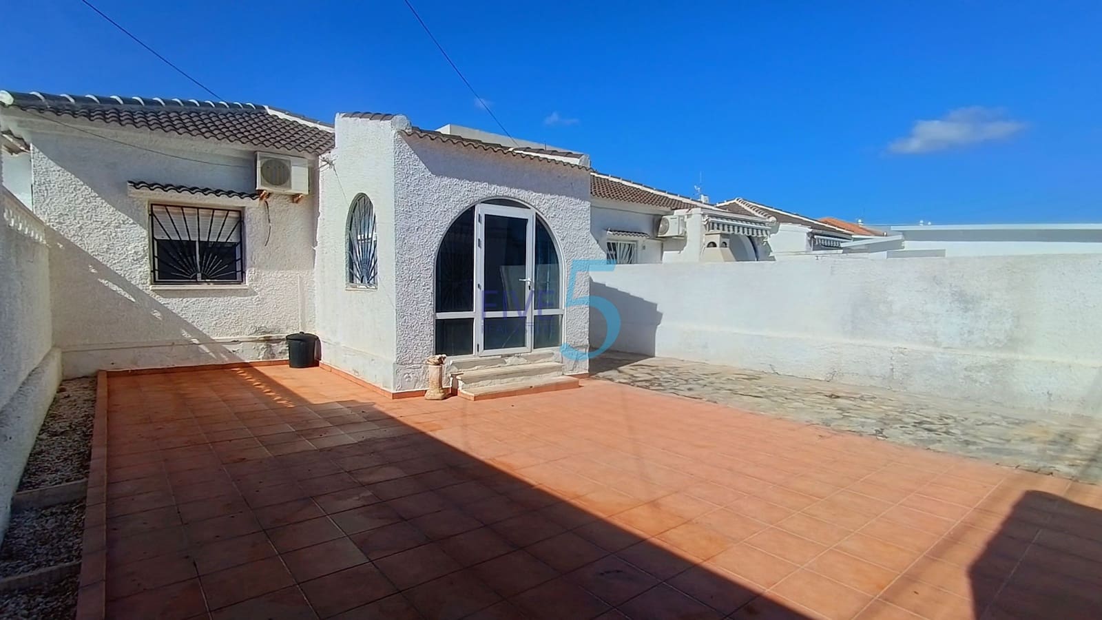 2 soveværelse Villa til salg i Torrevieja - € 159.999 (Ref: 10095349)