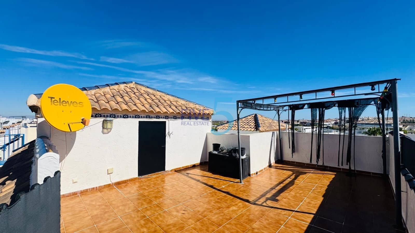 3 chambre Maison de Ville à vendre à Villamartin avec piscine garage - 255 000 € (Ref: 10097282)