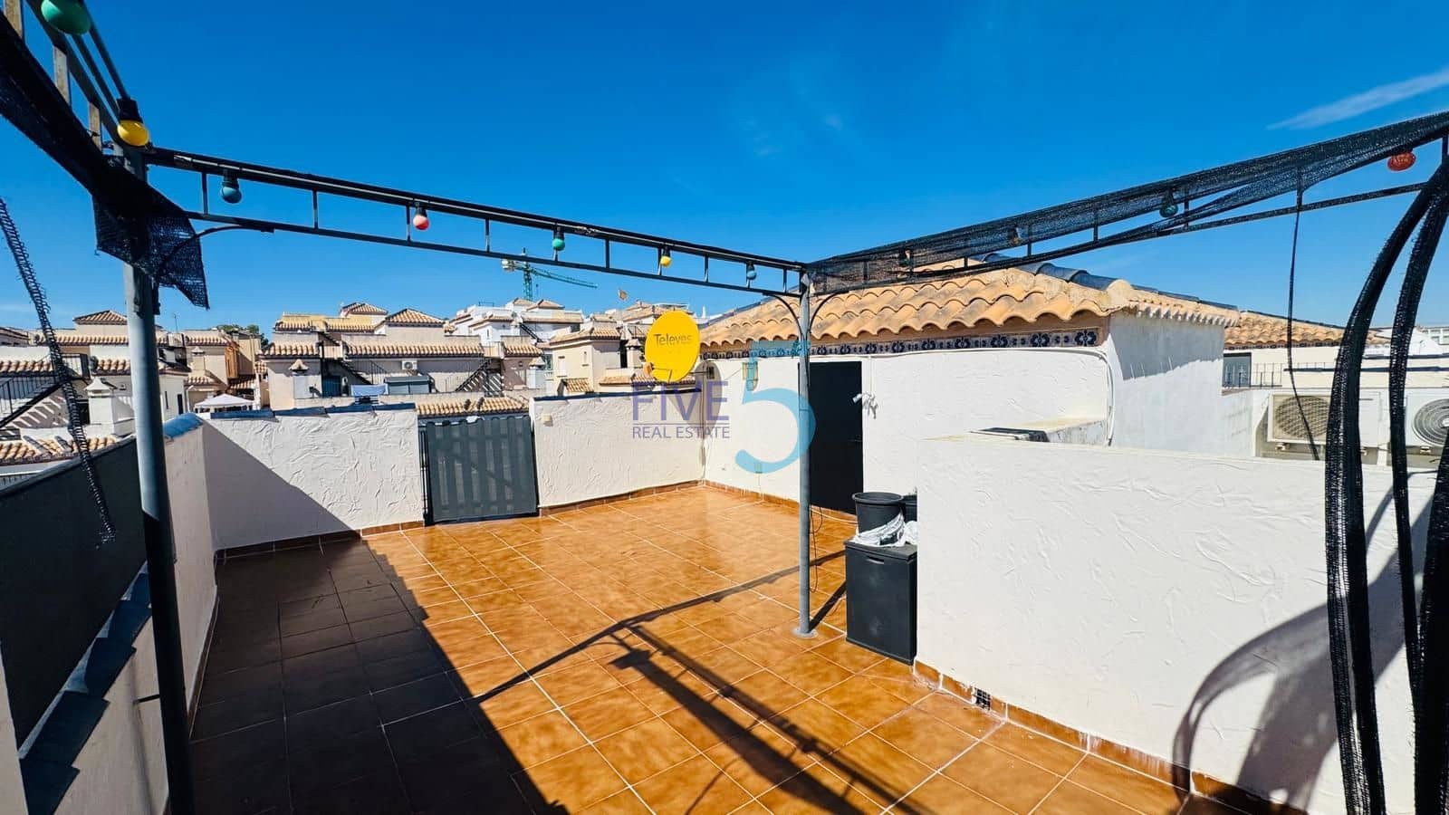 3 chambre Maison de Ville à vendre à Villamartin avec piscine garage - 255 000 € (Ref: 10097282)