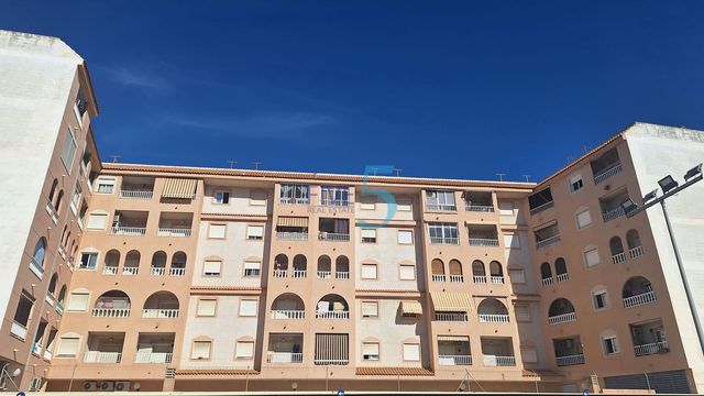 2 quarto Apartamento para venda em Torrevieja com piscina - 143 000 € (Ref: 10097398)