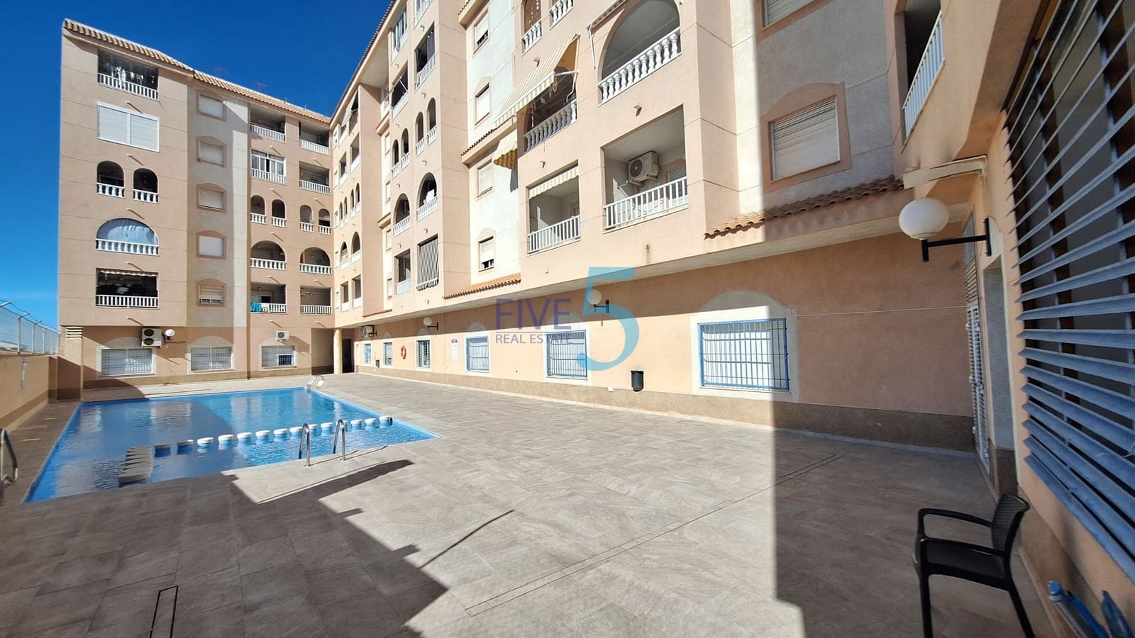 2 quarto Apartamento para venda em Torrevieja com piscina - 143 000 € (Ref: 10097398)