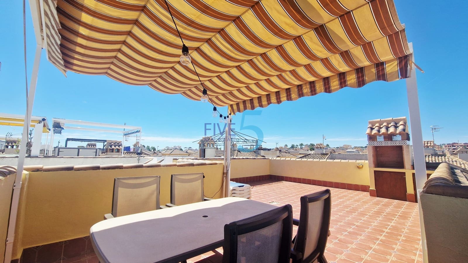 2 soverom Leilighet til salgs i Villamartin med svømmebasseng garasje - € 169 999 (Ref: 10099035)