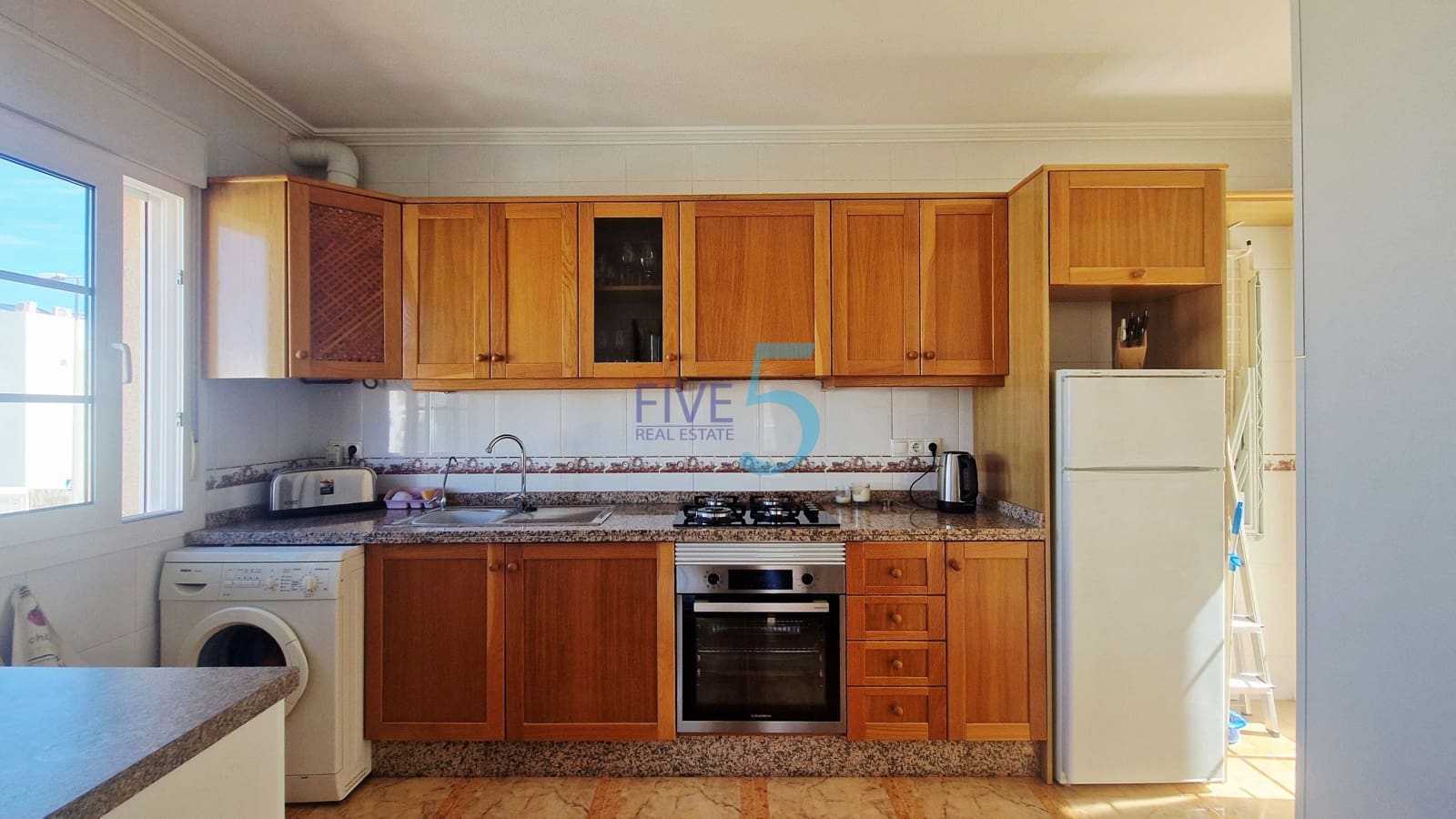 2 soverom Leilighet til salgs i Villamartin med svømmebasseng garasje - € 169 999 (Ref: 10099035)
