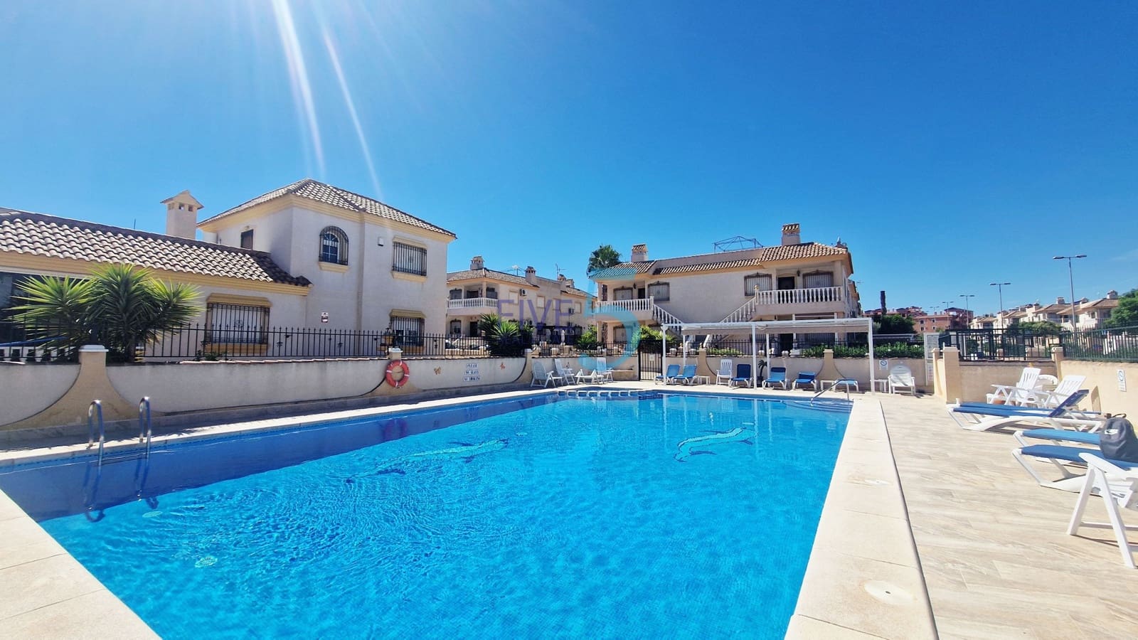 2 soverom Leilighet til salgs i Villamartin med svømmebasseng garasje - € 169 999 (Ref: 10099035)