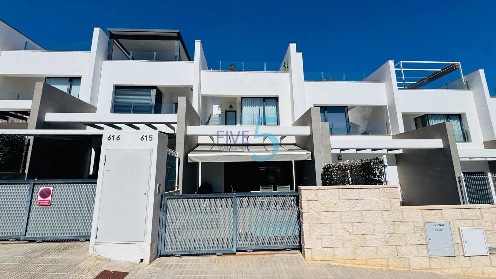 3 sovrum Hus till salu i Villamartin med pool - 324 900 € (Ref: 10099513)