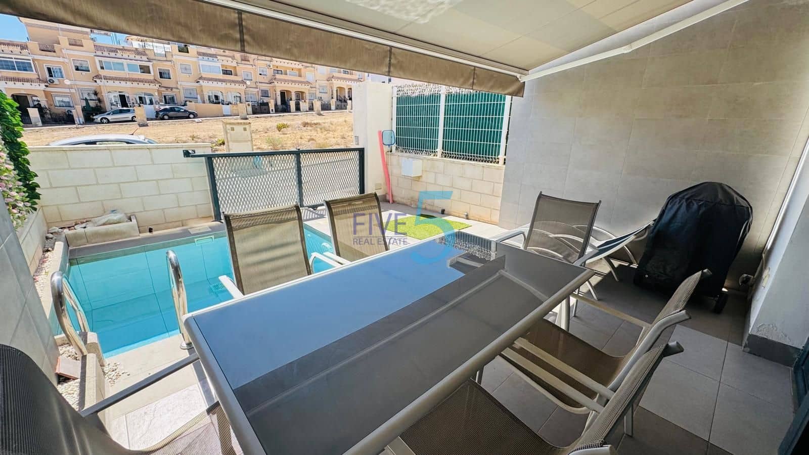 3 sovrum Hus till salu i Villamartin med pool - 324 900 € (Ref: 10099513)