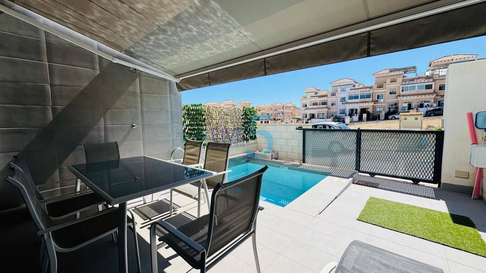 3 sovrum Hus till salu i Villamartin med pool - 324 900 € (Ref: 10099513)