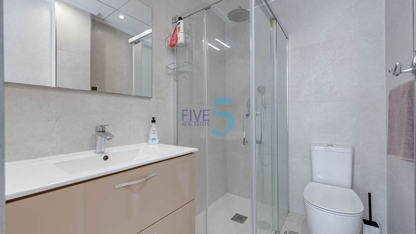 3 bedroom Townhouse for sale in Villamartin with pool - € 324,900 (Ref: 10099513)