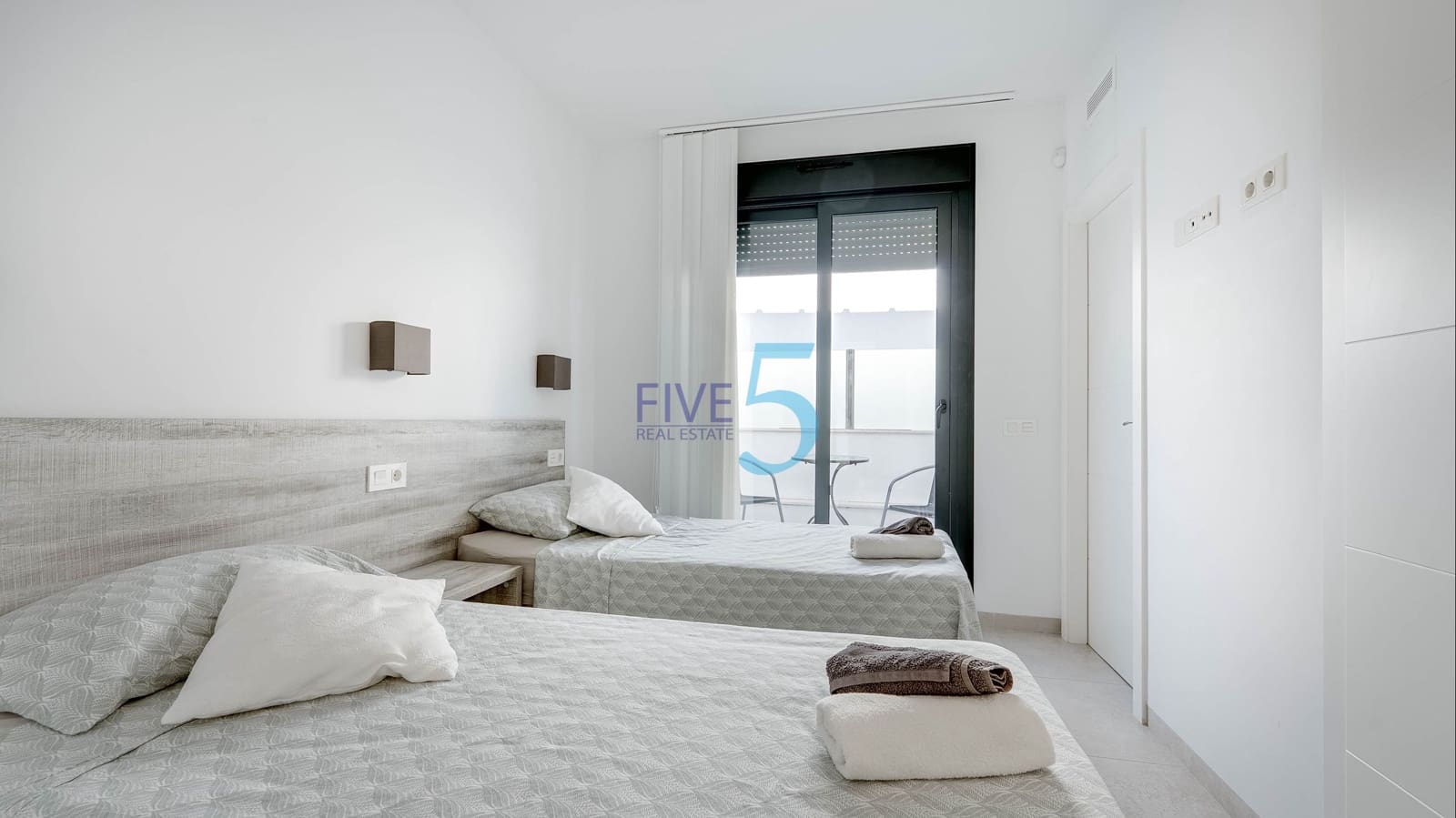 3 bedroom Townhouse for sale in Villamartin with pool - € 324,900 (Ref: 10099513)