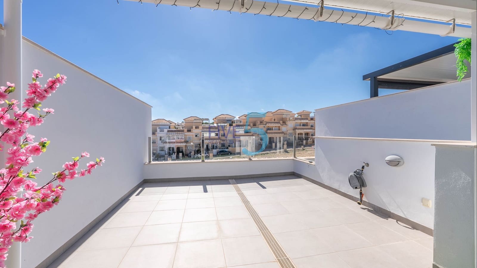3 bedroom Townhouse for sale in Villamartin with pool - € 324,900 (Ref: 10099513)