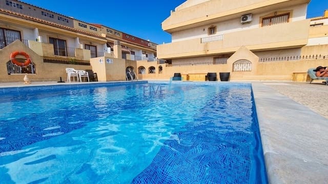3 quarto Casa em Banda para venda em Playa Flamenca, Orihuela com piscina garagem - 220 000 € (Ref: 10101366)