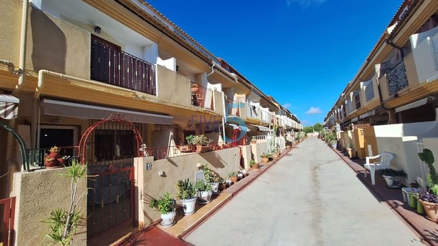 3 quarto Casa em Banda para venda em Playa Flamenca, Orihuela com piscina garagem - 220 000 € (Ref: 10101366)