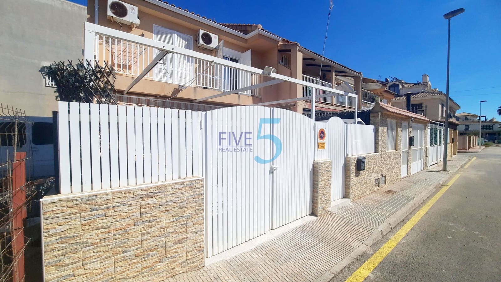 3 soveværelse Byhus til salg i San Pedro del Pinatar med garage - € 225.000 (Ref: 10101367)