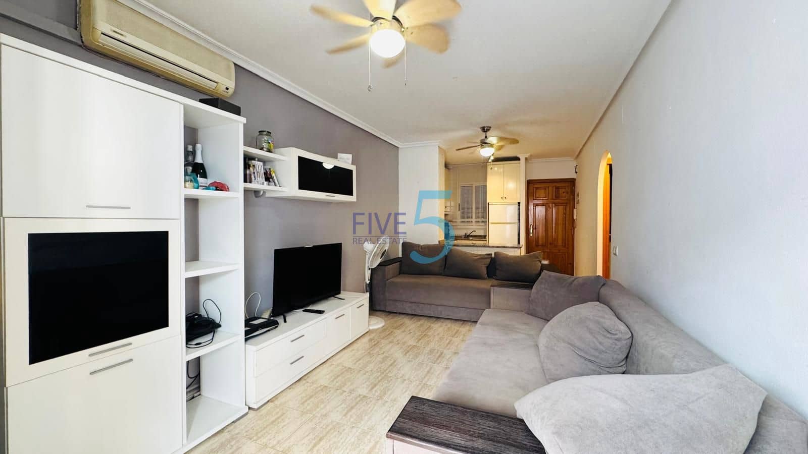 2 soveværelse Lejlighed til salg i Torrevieja med swimmingpool garage - € 129.950 (Ref: 10101368)