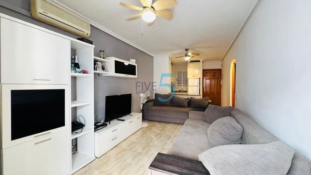 2 soveværelse Lejlighed til salg i Torrevieja med swimmingpool garage - € 129.950 (Ref: 10101368)