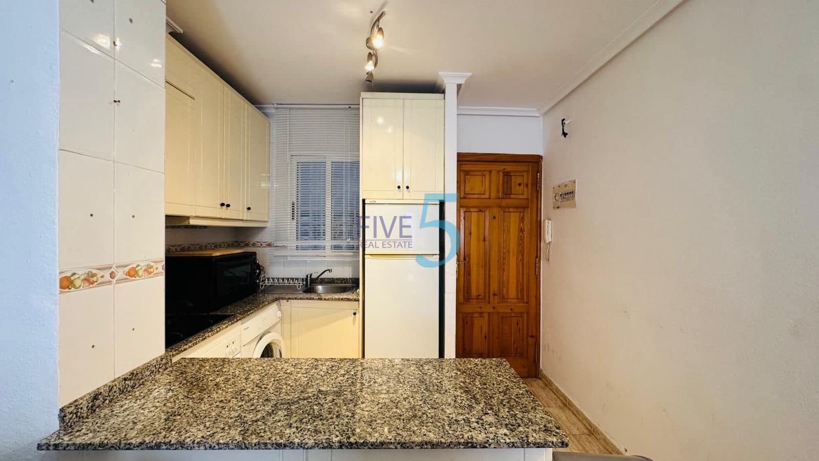 2 soveværelse Lejlighed til salg i Torrevieja med swimmingpool garage - € 129.950 (Ref: 10101368)