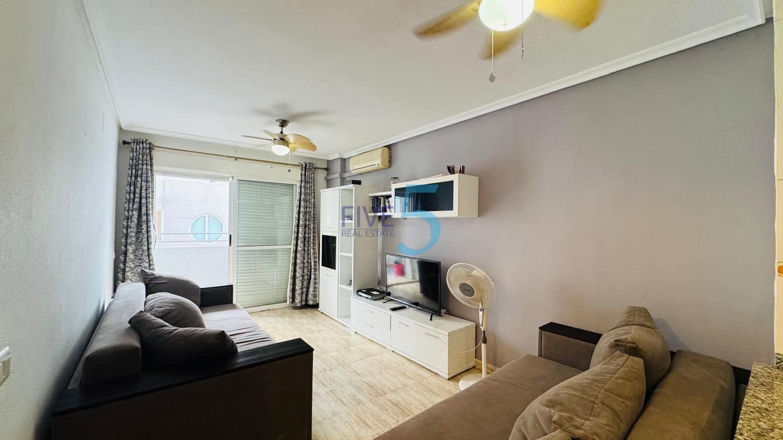 2 soveværelse Lejlighed til salg i Torrevieja med swimmingpool garage - € 129.950 (Ref: 10101368)