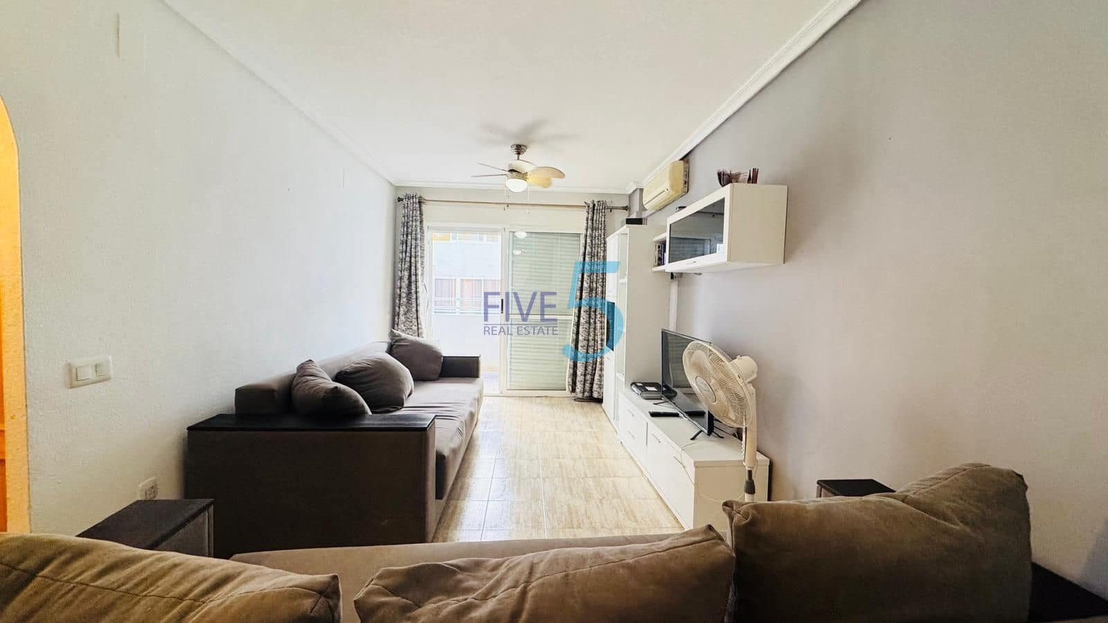 2 soveværelse Lejlighed til salg i Torrevieja med swimmingpool garage - € 129.950 (Ref: 10101368)