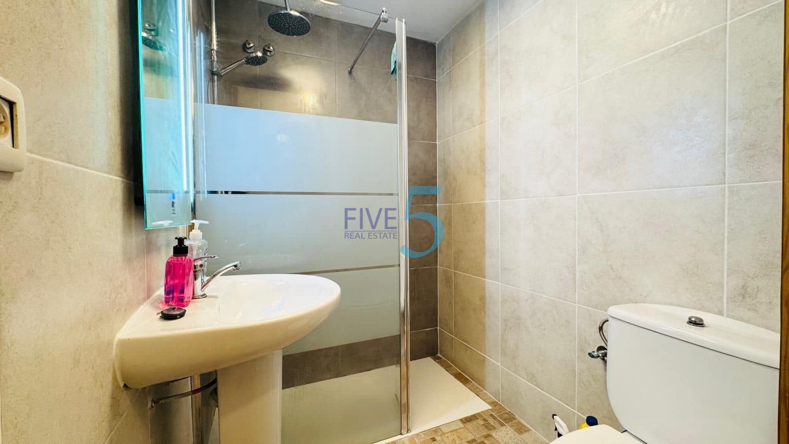 2 soveværelse Lejlighed til salg i Torrevieja med swimmingpool garage - € 129.950 (Ref: 10101368)
