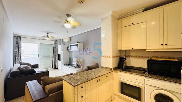 2 soveværelse Lejlighed til salg i Torrevieja med swimmingpool garage - € 129.950 (Ref: 10101368)
