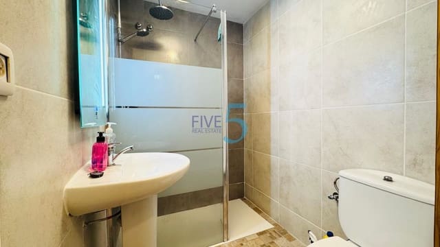 2 soveværelse Lejlighed til salg i Torrevieja med swimmingpool garage - € 129.950 (Ref: 10101368)