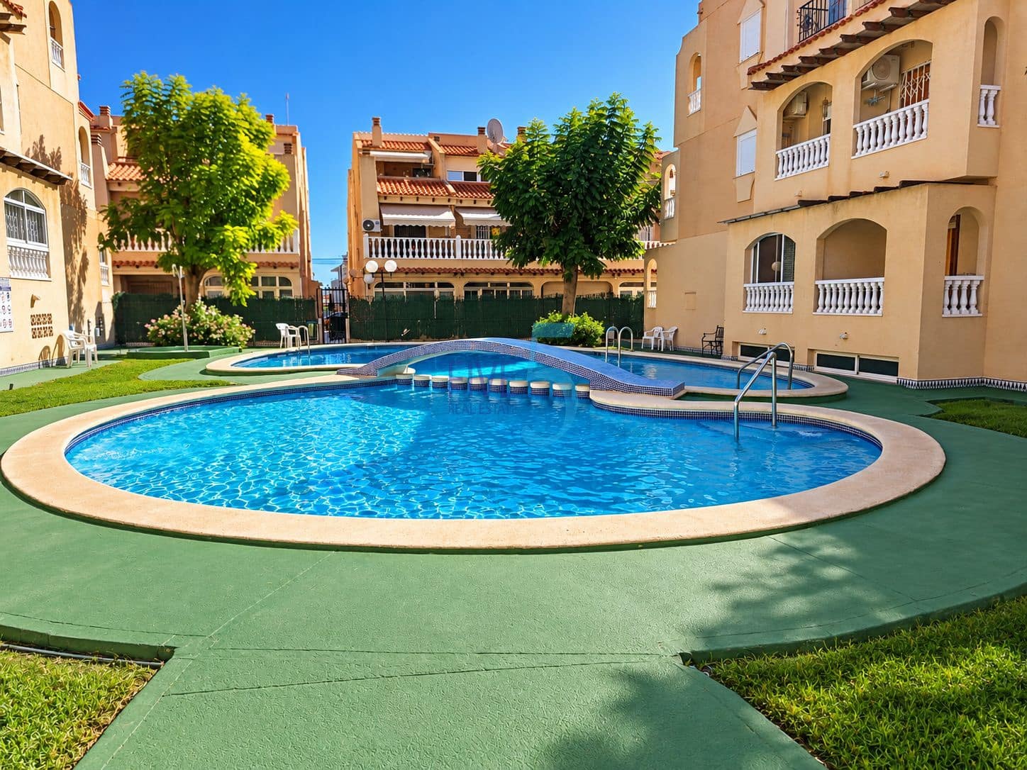 2 slaapkamer Appartement te koop in Torrevieja met zwembad - € 124.950 (Ref: 10101369)