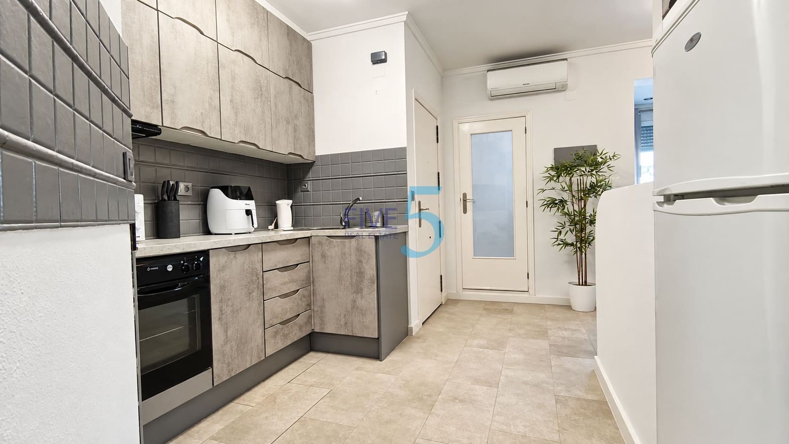 2 slaapkamer Appartement te koop in Torrevieja met zwembad - € 124.950 (Ref: 10101369)