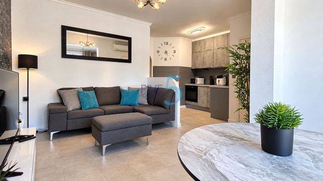2 slaapkamer Appartement te koop in Torrevieja met zwembad - € 124.950 (Ref: 10101369)
