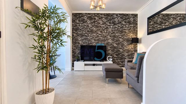 2 slaapkamer Appartement te koop in Torrevieja met zwembad - € 124.950 (Ref: 10101369)