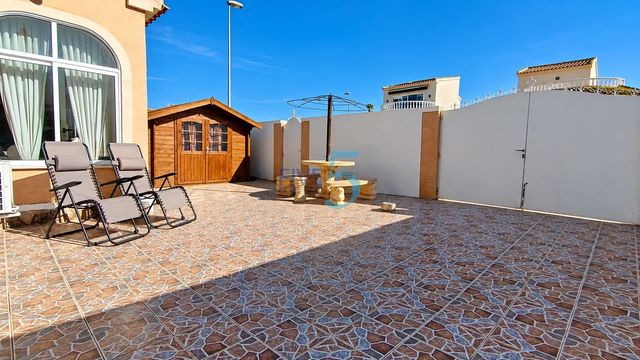2 Zimmer Villa zu verkaufen in Benijófar mit Pool Garage - 245.000 € (Ref: 10101372)