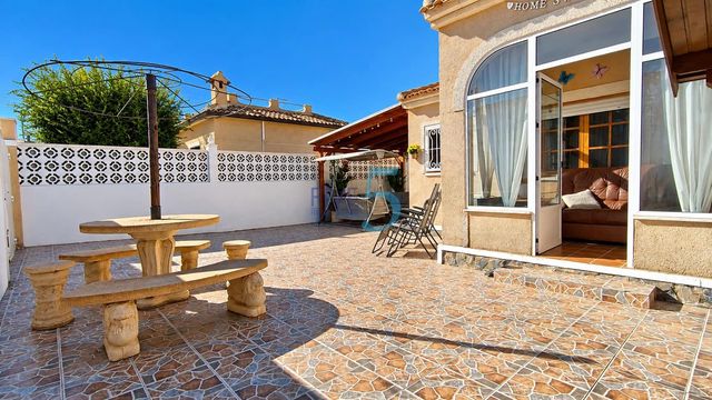 2 Zimmer Villa zu verkaufen in Benijófar mit Pool Garage - 245.000 € (Ref: 10101372)