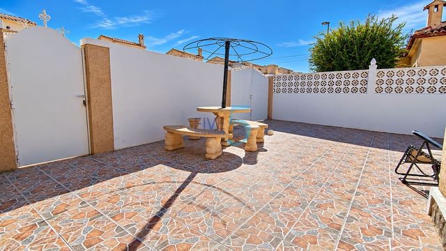 2 Zimmer Villa zu verkaufen in Benijófar mit Pool Garage - 245.000 € (Ref: 10101372)