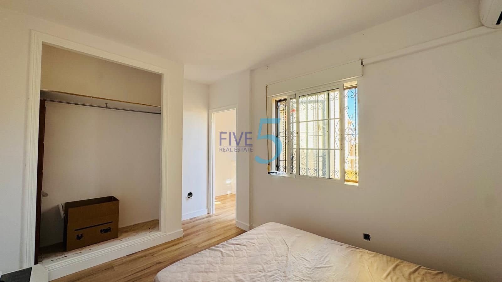 3 chambre Maison de Ville à vendre à Villamartin avec piscine garage - 235 000 € (Ref: 10106514)