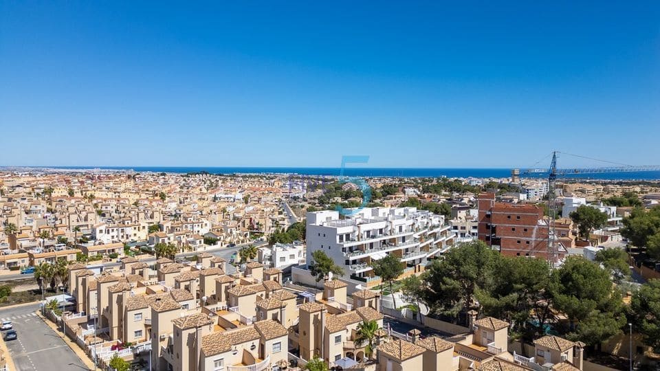 3 chambre Maison de Ville à vendre à Villamartin avec piscine garage - 235 000 € (Ref: 10106514)