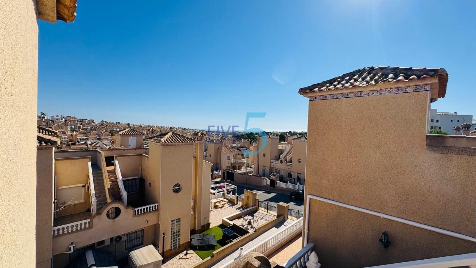 3 chambre Maison de Ville à vendre à Villamartin avec piscine garage - 235 000 € (Ref: 10106514)