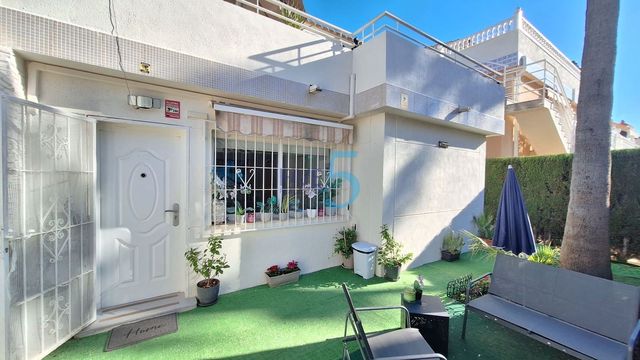 3 soverom Leilighet til salgs i Los Altos med svømmebasseng - € 239 900 (Ref: 10106516)